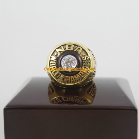 1982 Los Angeles Lakers Basketball World Championship Ring