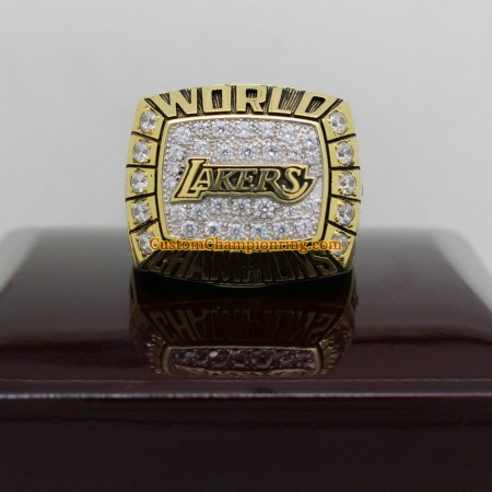 2000 Los Angeles Lakers National Basketball World Championship Ring